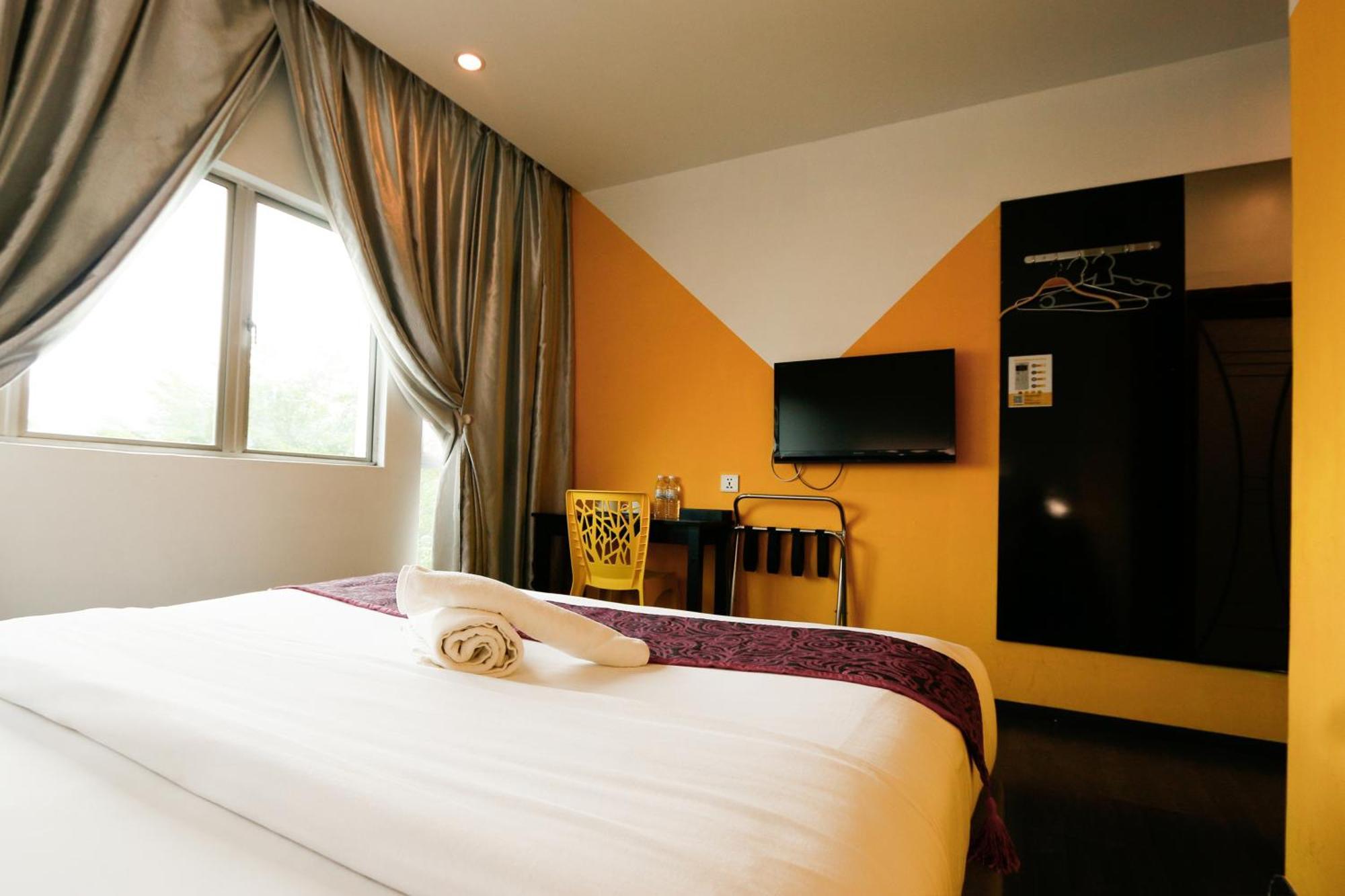 Golden Roof Hotel Ampang Ipoh Buitenkant foto